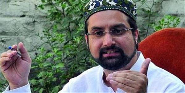 Mirwaiz pays obeisance to Imam Ali (AS), urges Muslims to rise above sectarian strife 